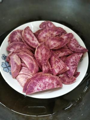 饺子皮版紫薯饼的做法 步骤1