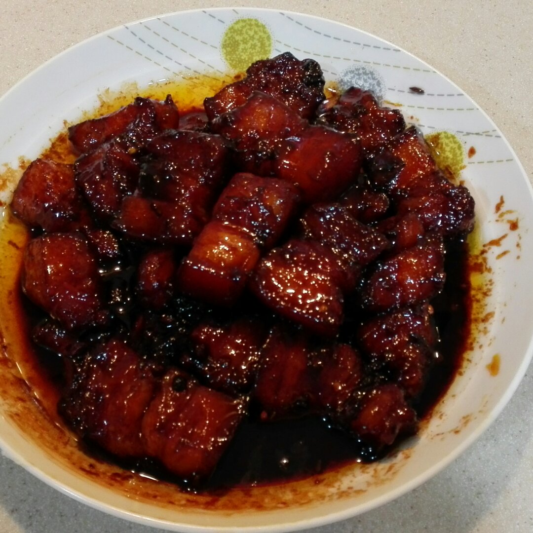 吃着碗里望着锅里的红烧肉