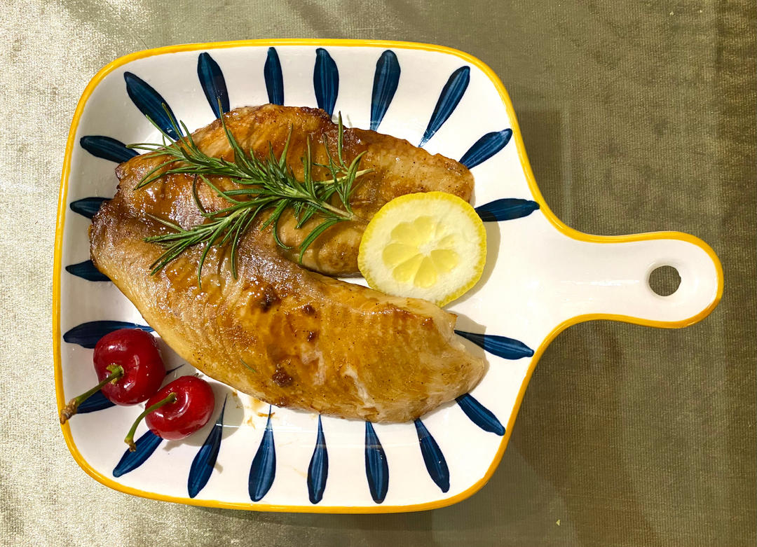 柠香黄油煎绸鱼片