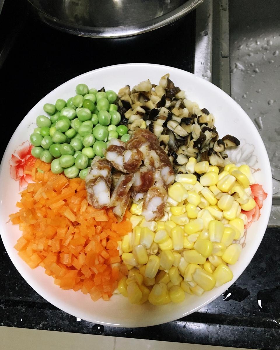 懒人必备～电饭煲腊肠焖饭