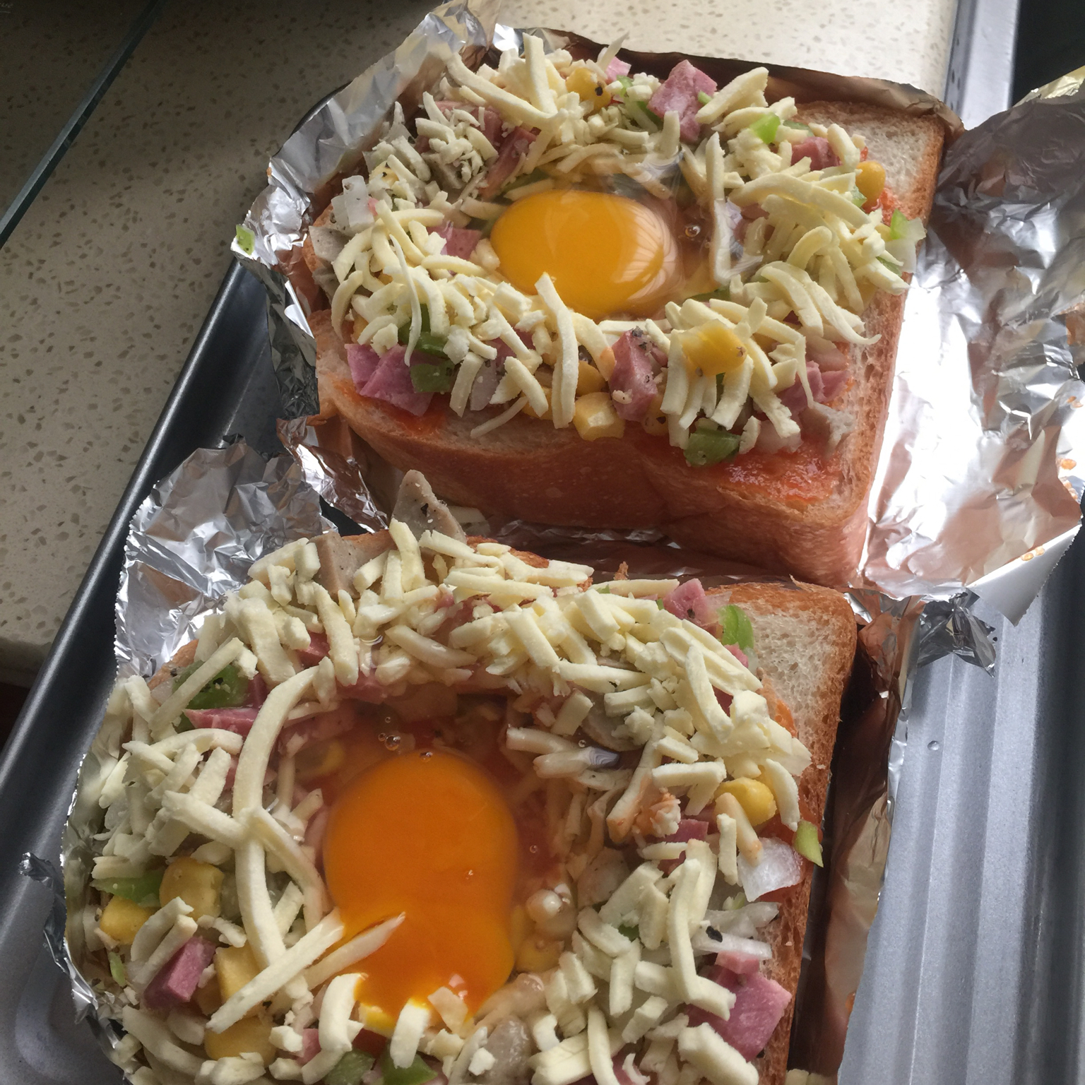 吐司太阳蛋披萨