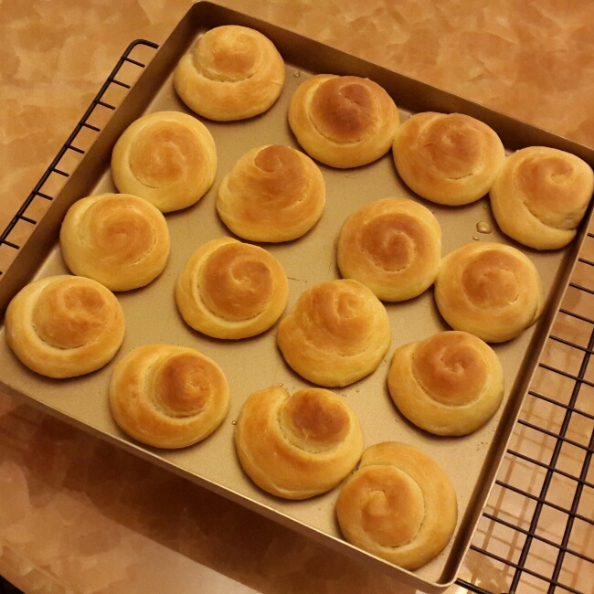 大人小孩都爱不释口的【蜂蜜牛奶小餐包】