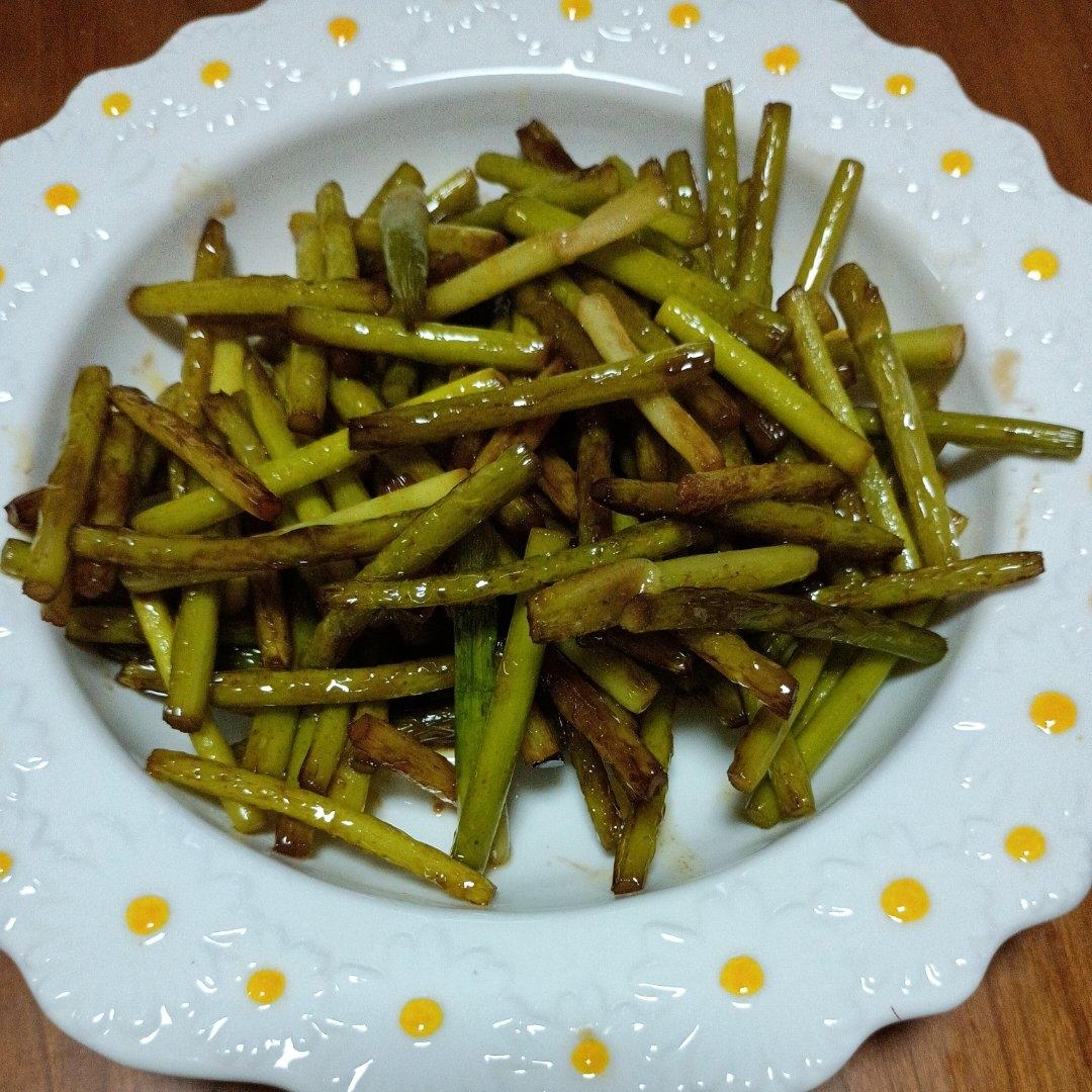 做法简单又下饭的炒蒜苔❗️