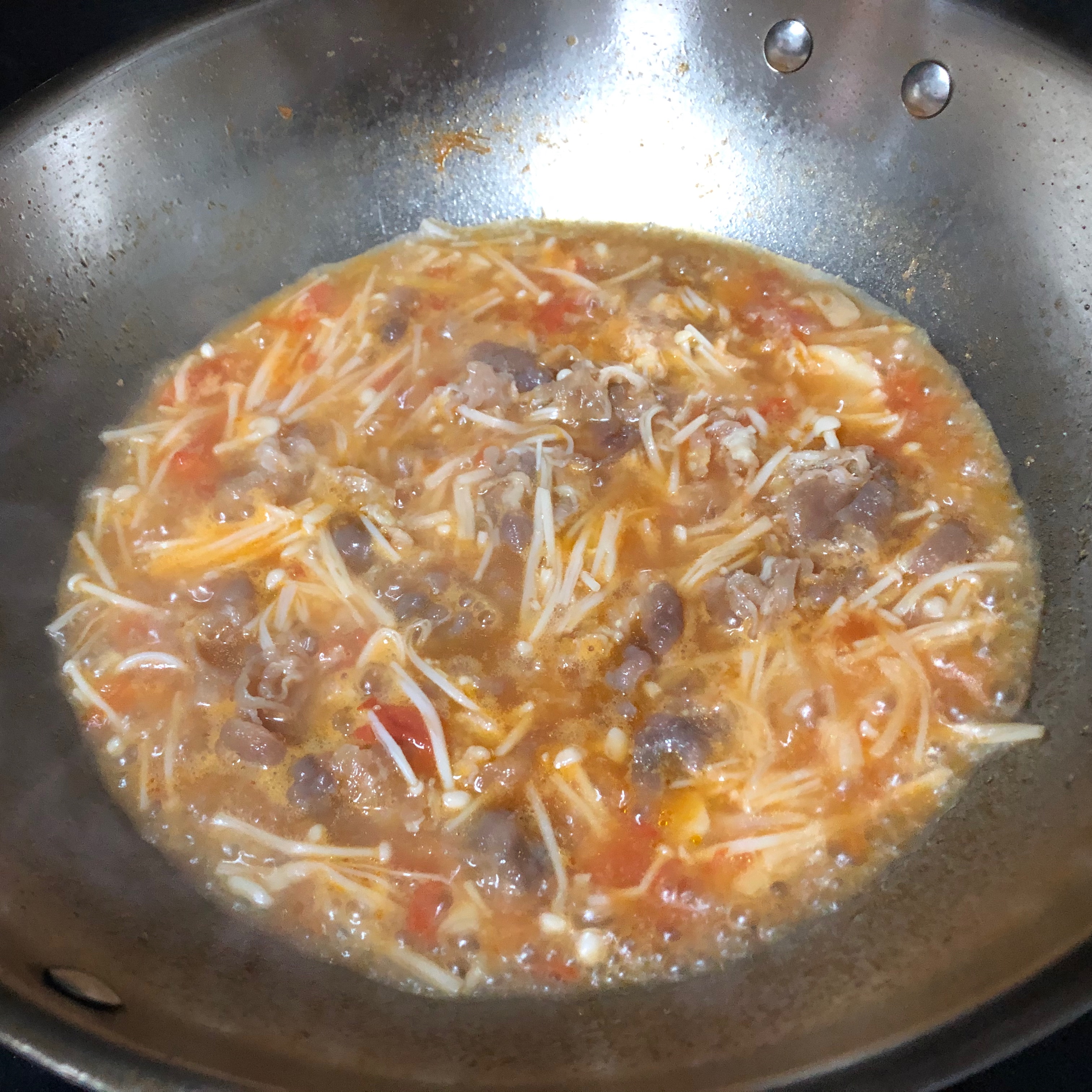 【喝汤减脂2】超超超快手的金针菇肥牛番茄汤的做法 步骤3