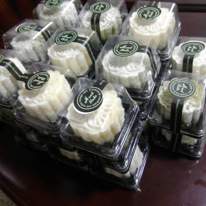 绝世好方！不开裂不粘手港式冰皮月饼（附奶黄馅做法）