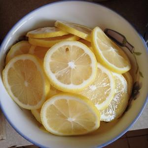 糖渍柠檬的做法 步骤1