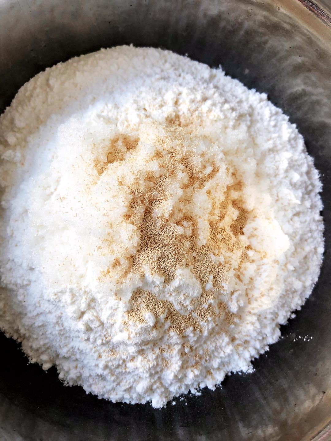 纯奶手撕吐司的做法 步骤1