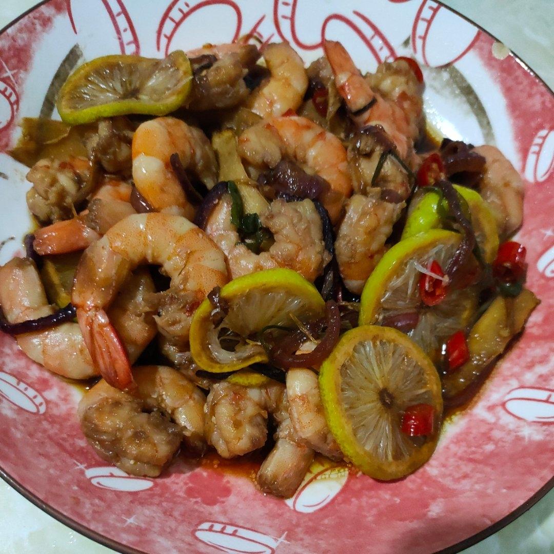 柠檬虾仁无敌好吃，一次绝对就爱上它！