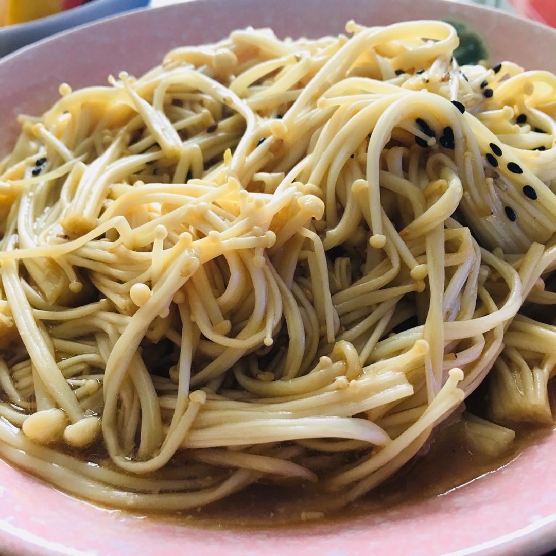 蒜香红油金针蘑