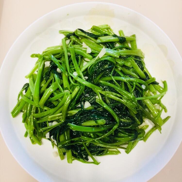 懵懵的萌萌做的蒜蓉空心菜