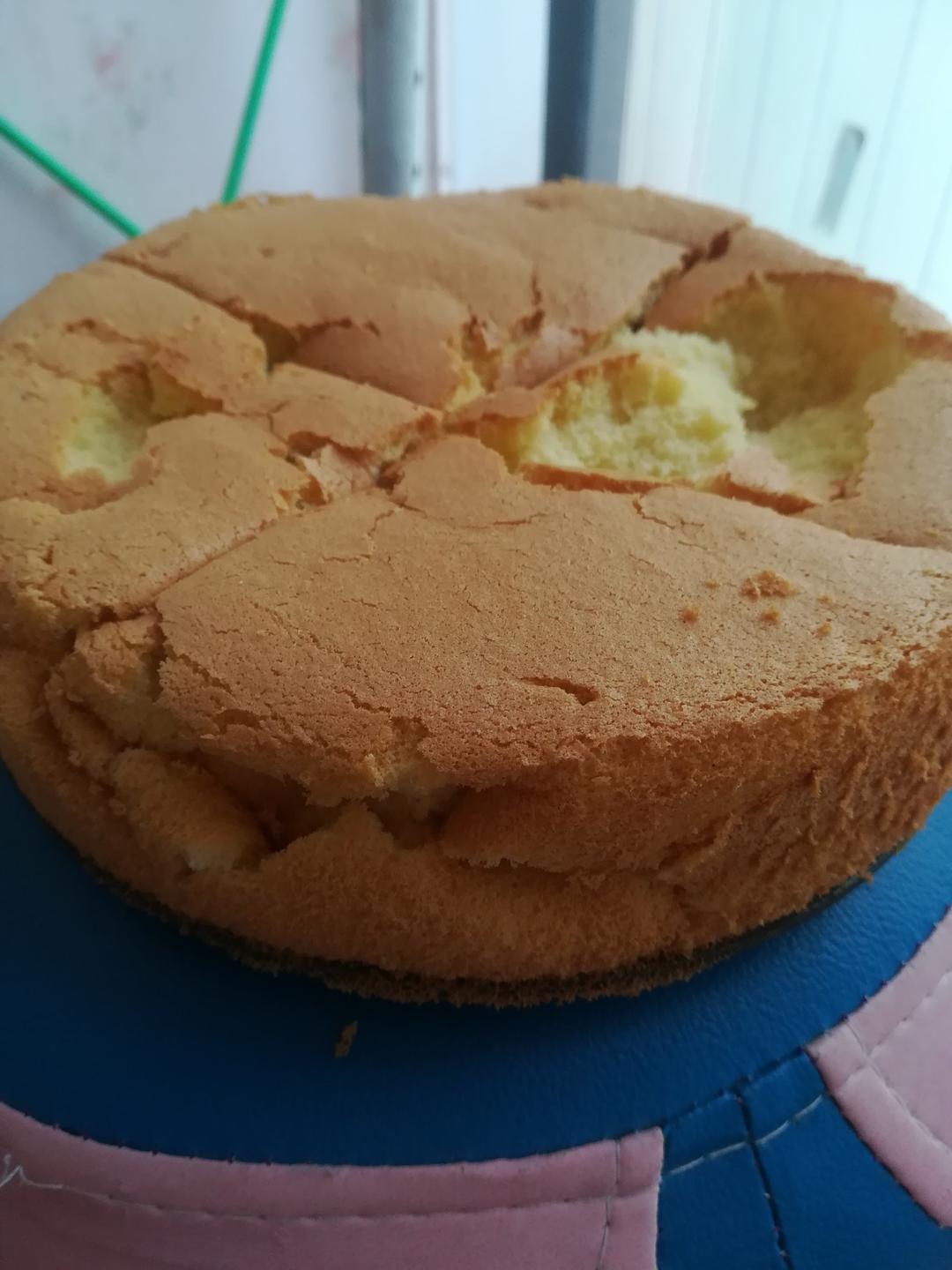 超简单完美戚风蛋糕（6寸2蛋）附打发、翻拌、脱模视频