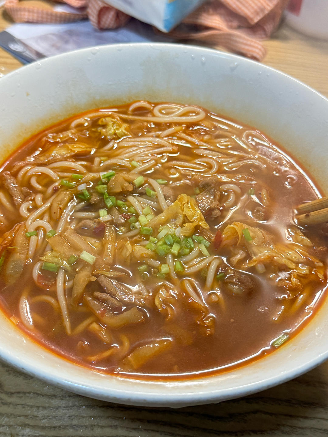 夏天来了，没胃口就来份香辣开胃榨菜肉丝粉