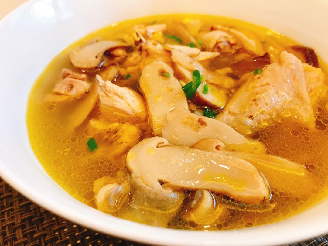 菜菜是哪棵菜做的松茸土鸡汤