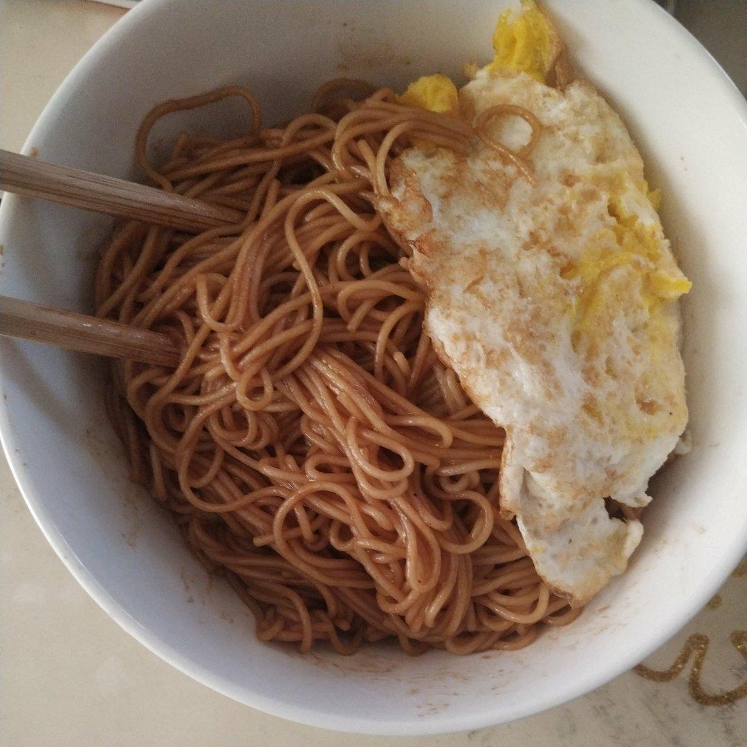 10分钟搞定的一碗葱油拌面