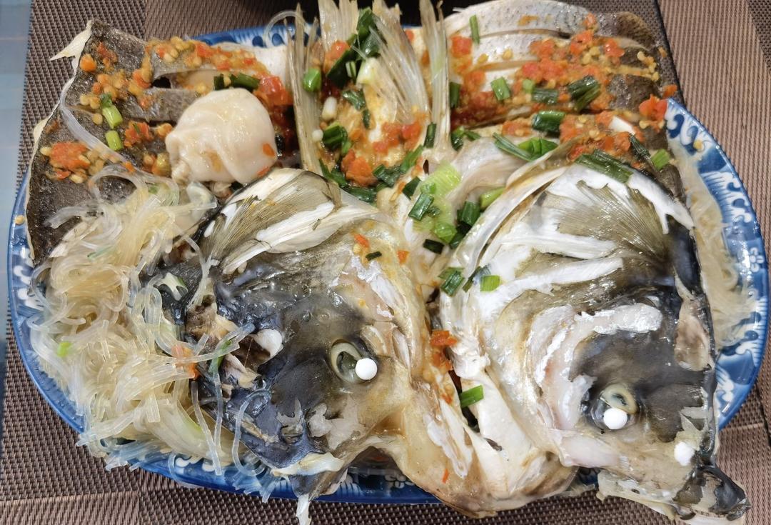 最好吃的剁椒鱼头（绝剁双椒）