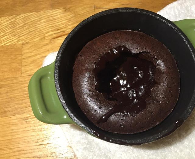 Chocolate molten lava cake 巧克力熔岩.熔浆蛋糕的做法