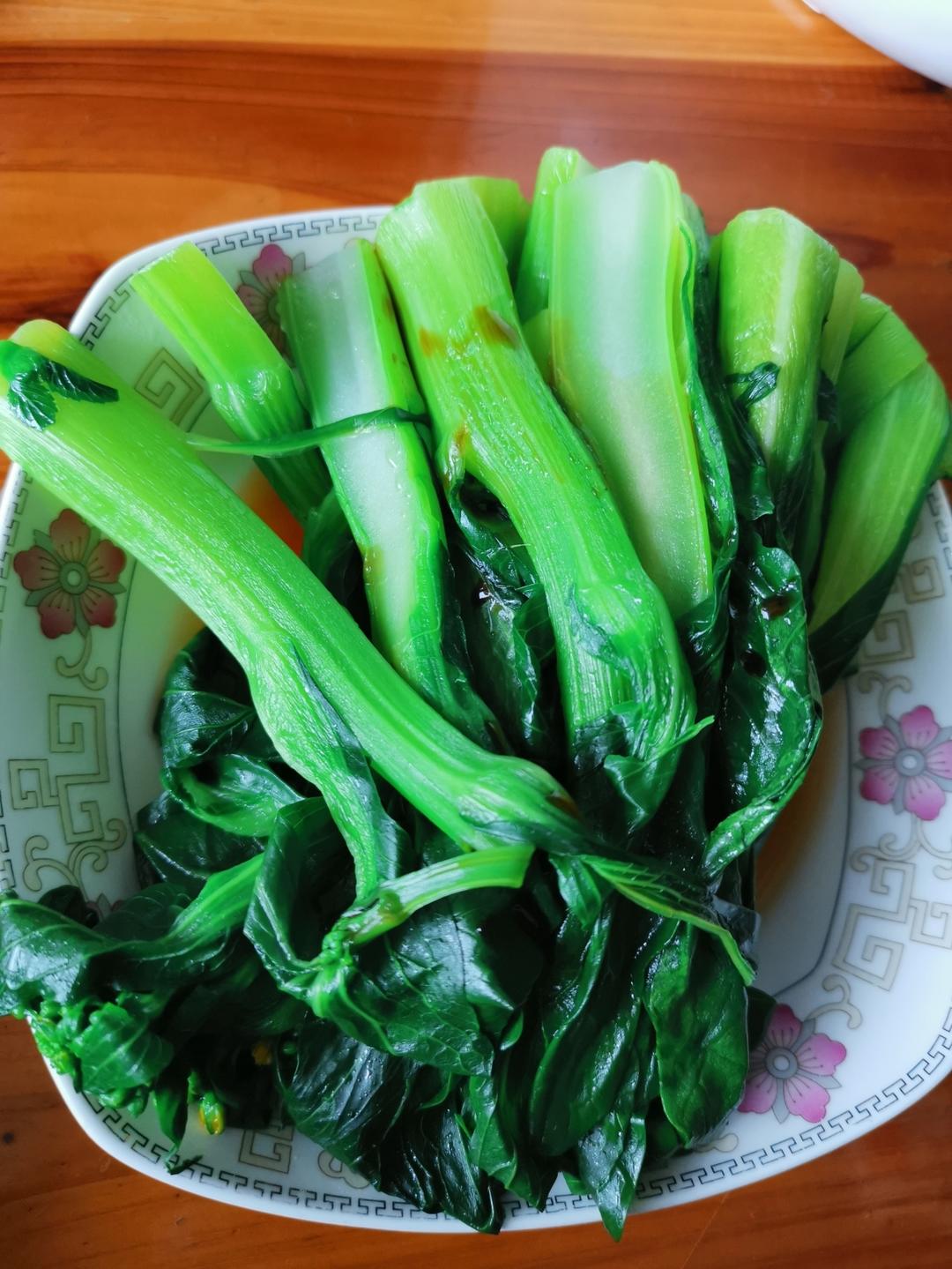 番茄豆腐汤+蚝油生菜