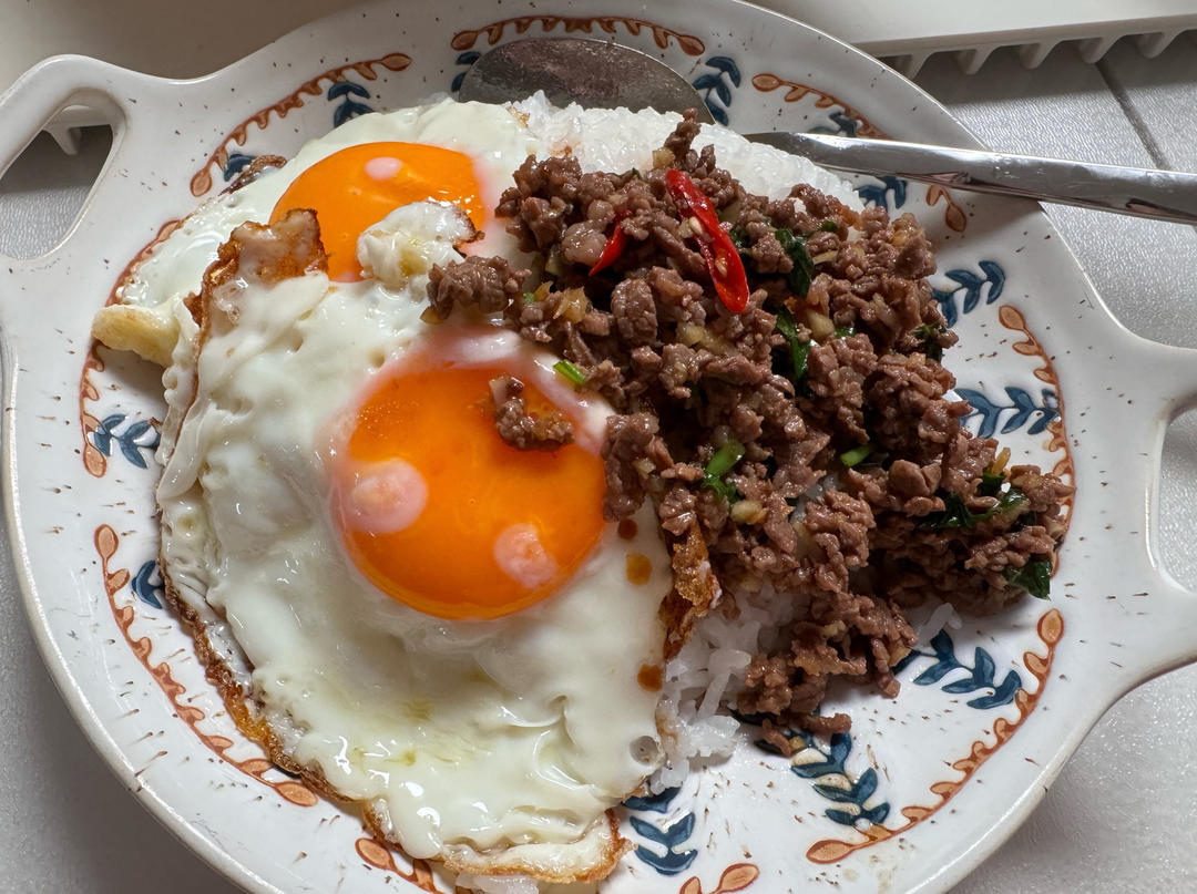 泰式打抛牛肉/猪肉碎饭
