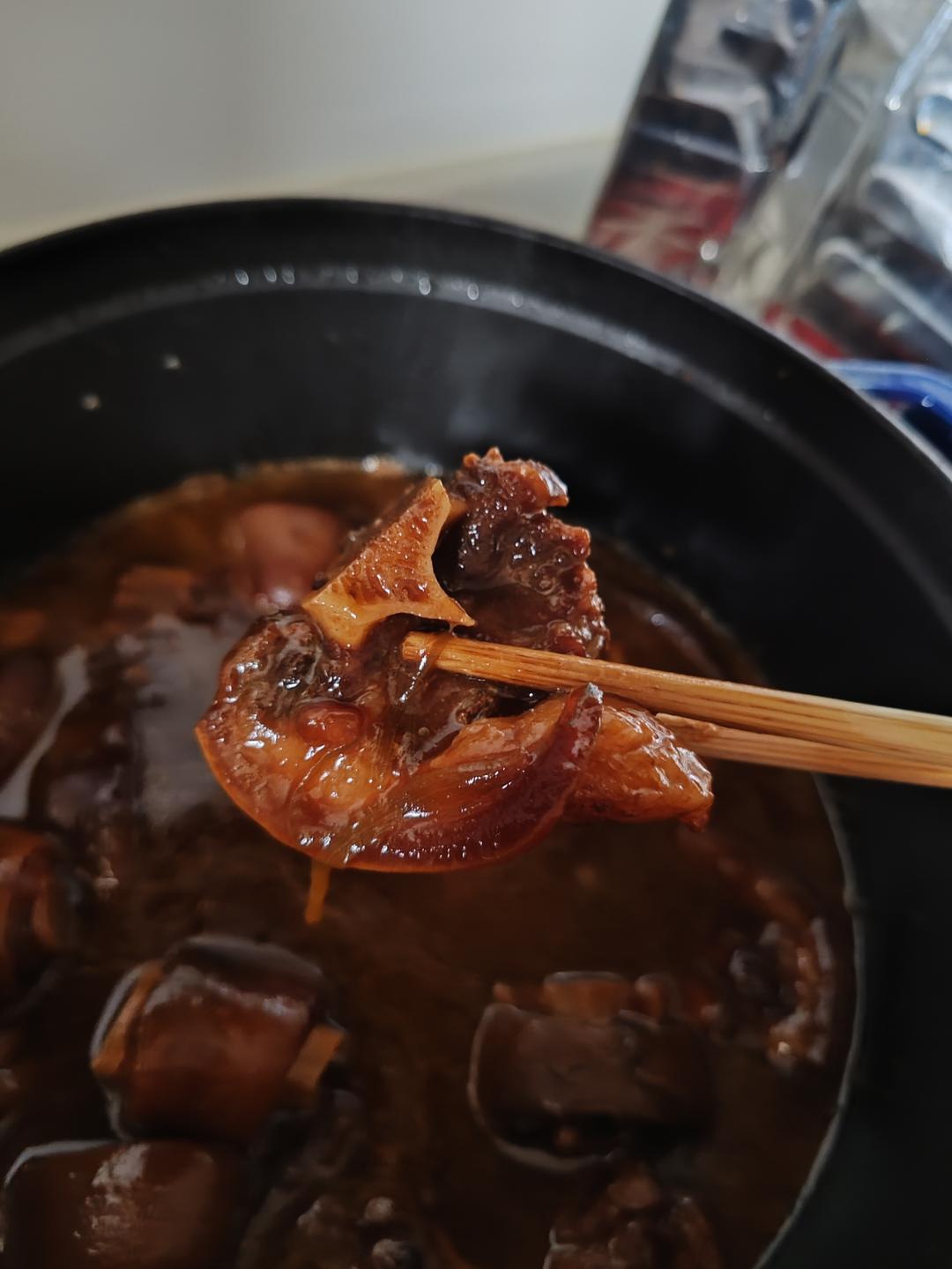 超级好吃的红烧牛脊骨（牛腩）