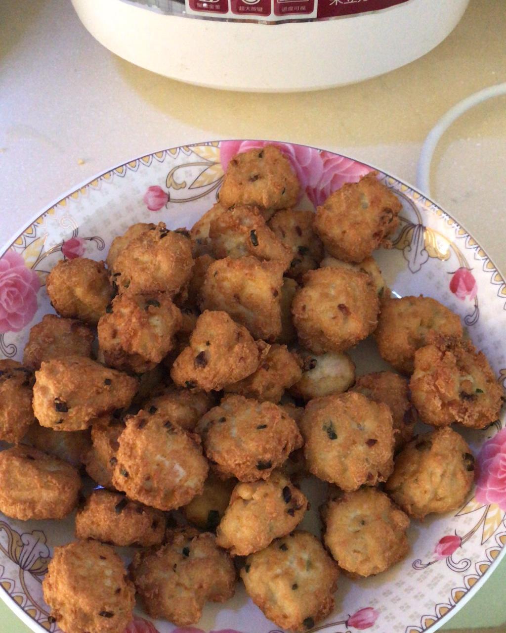 香炸豆腐肉丸子