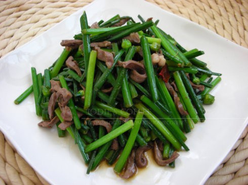 韭苔炒猪心的做法