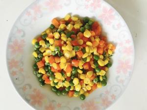 玉米胡萝卜青豆的做法 步骤4