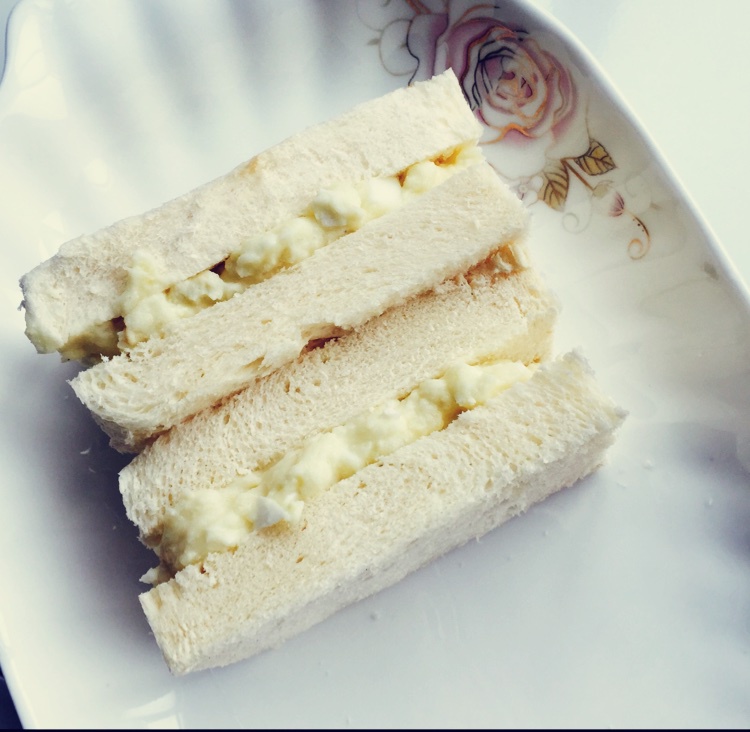 超健康鸡蛋色拉三明治