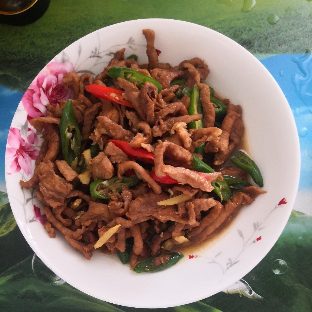 厨师长教你：“炒肉丝不粘锅”的小技巧，肉丝的香很浓郁，收藏了