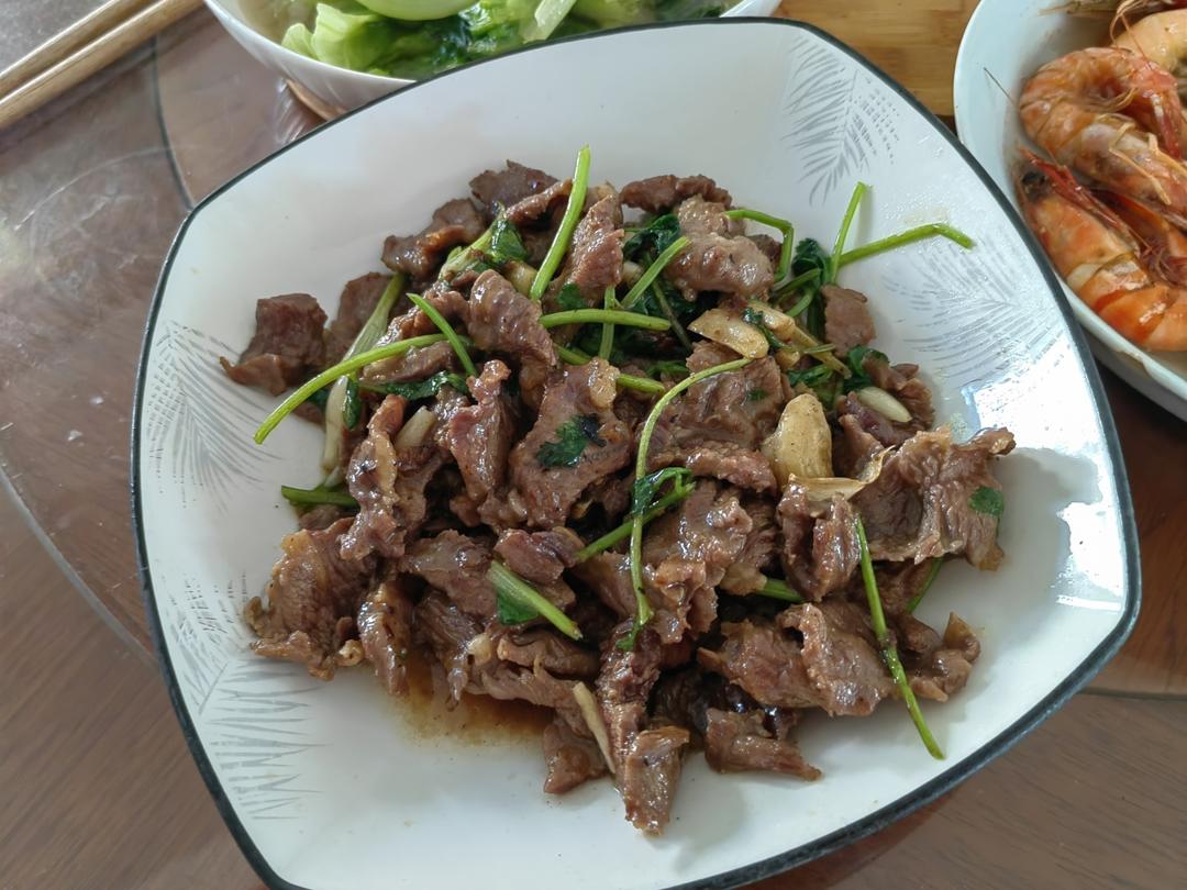 小炒黄牛肉，肉嫩味香！太好吃了简直是米饭杀手！