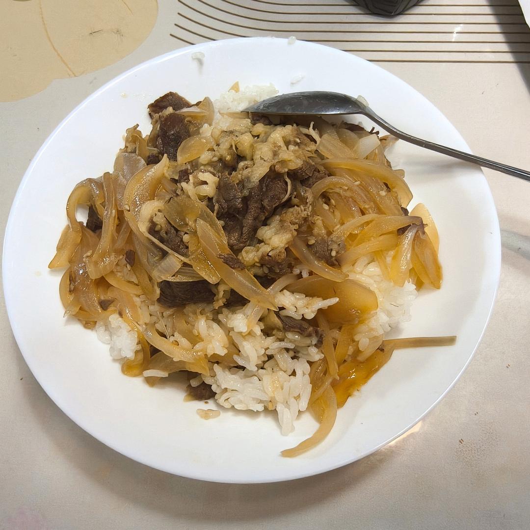 【调料简单的牛丼饭】