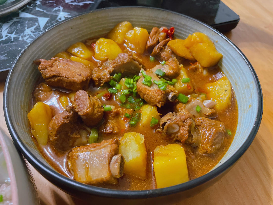川味土豆烧排骨