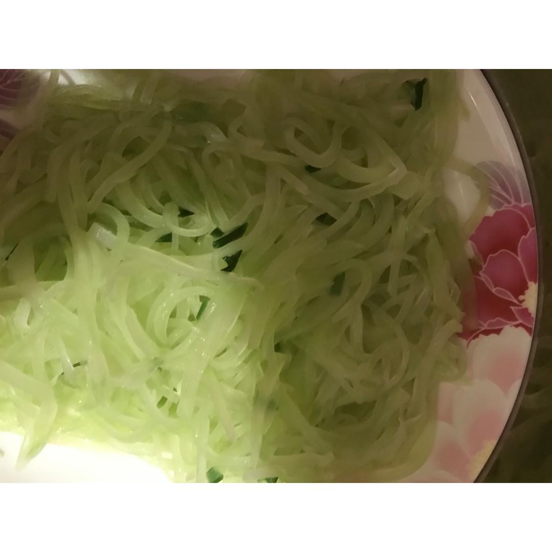 清炒莴笋丝