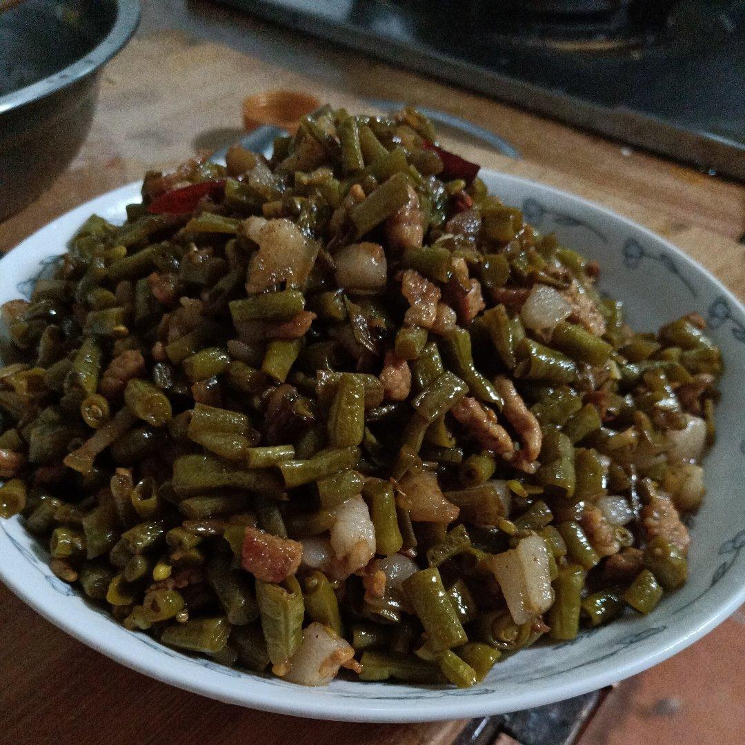 酸豆角炒肉沫