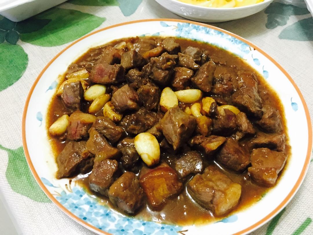 黑蒜子牛肉粒—华美新年味