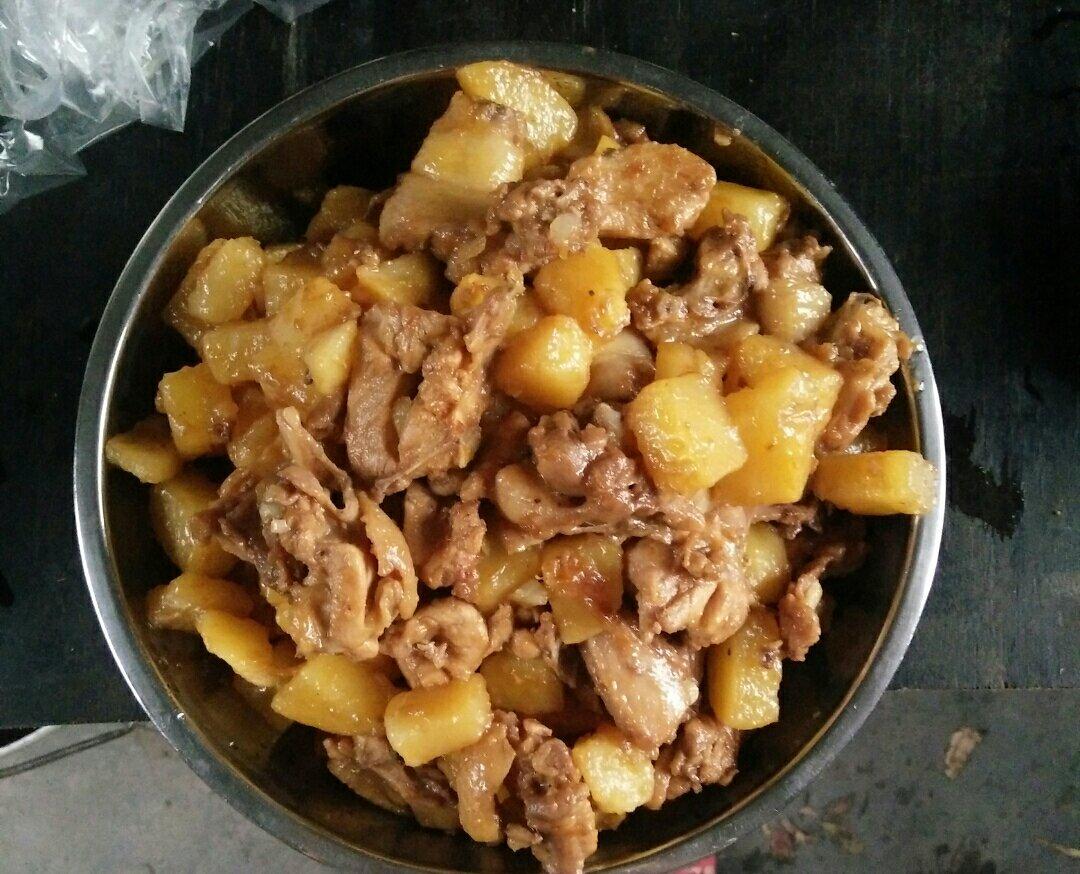 土豆焖鸡腿
