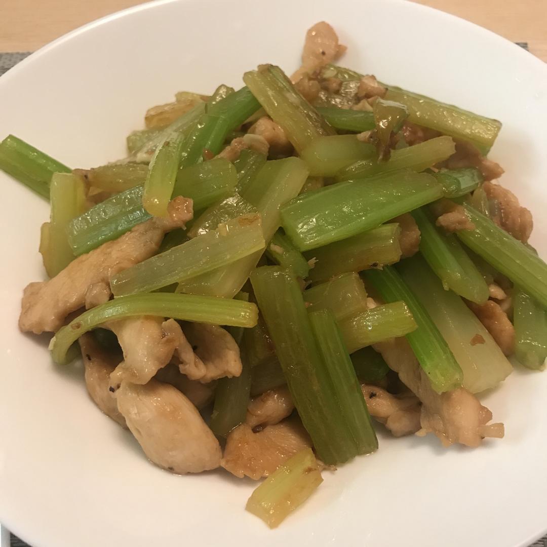 西芹肉丝（西芹好吃的秘诀）
