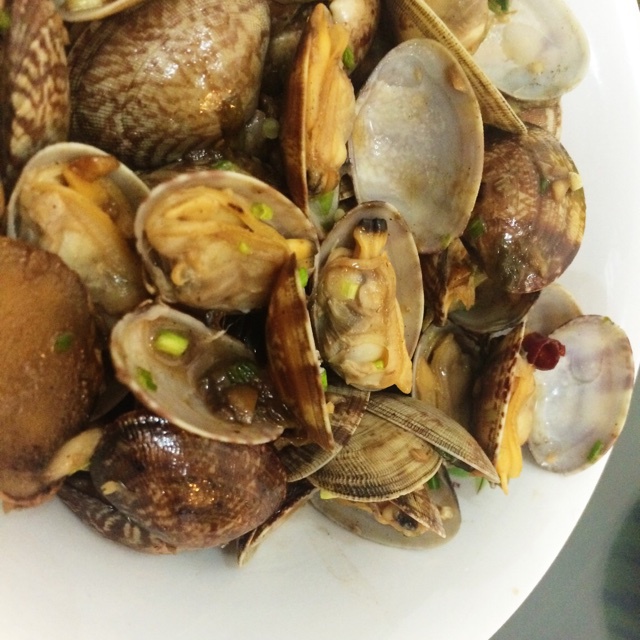 蒜香炒花甲