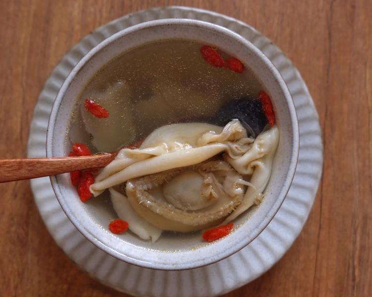 花胶螺片鲍鱼乌鸡汤的做法