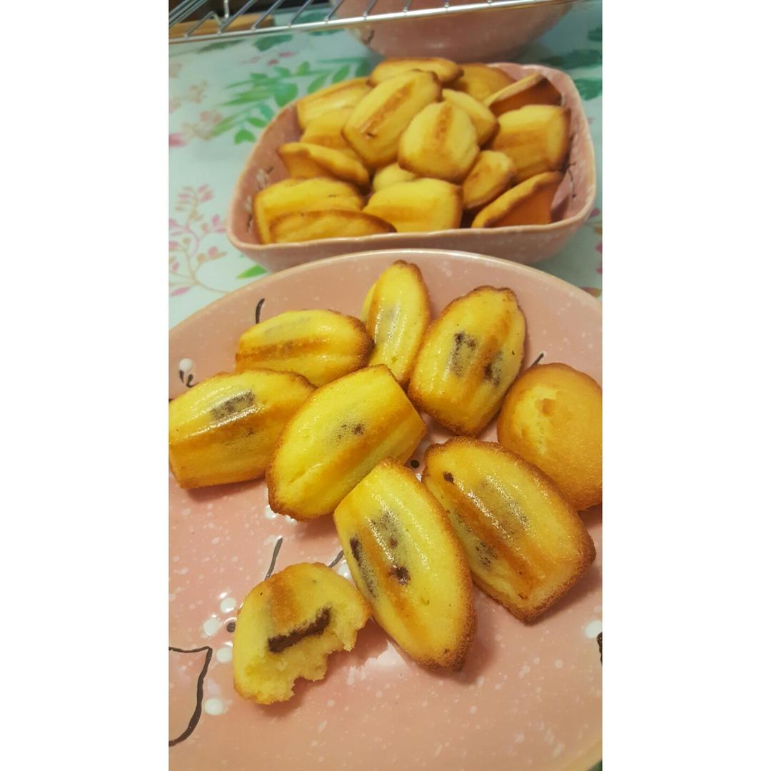 玛德琳（蓝带方）