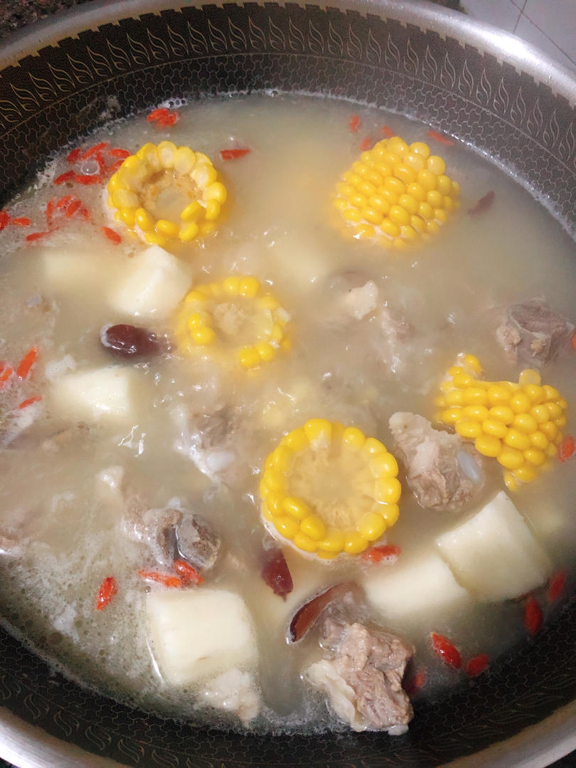 连吃三碗的玉米山药排骨汤