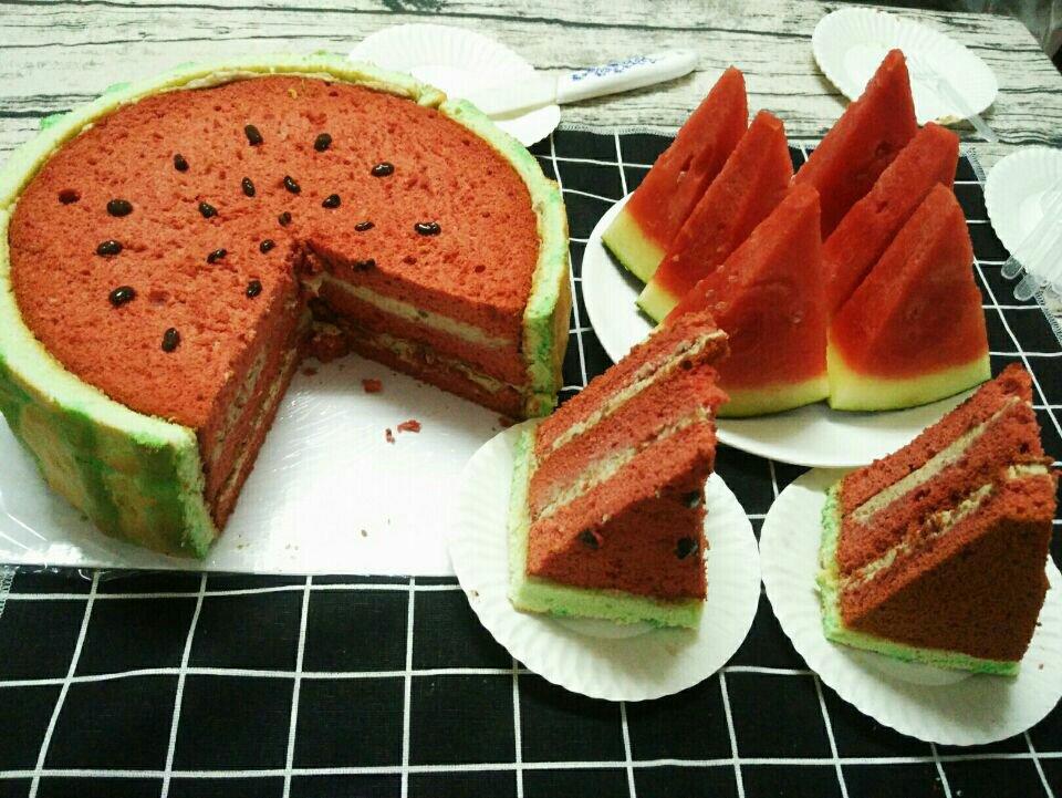 西瓜造型奶油蛋糕