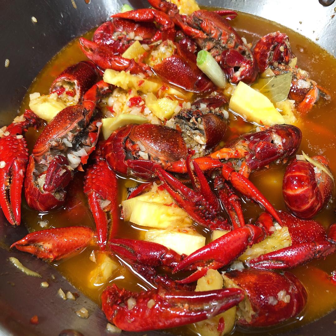 孕妇能吃的菠萝蒜蓉小龙虾的做法 步骤6