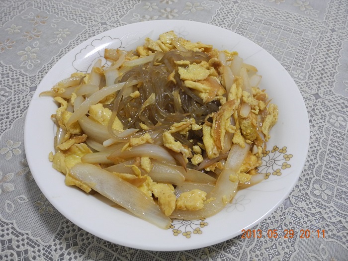 洋葱鸡蛋炒粉条