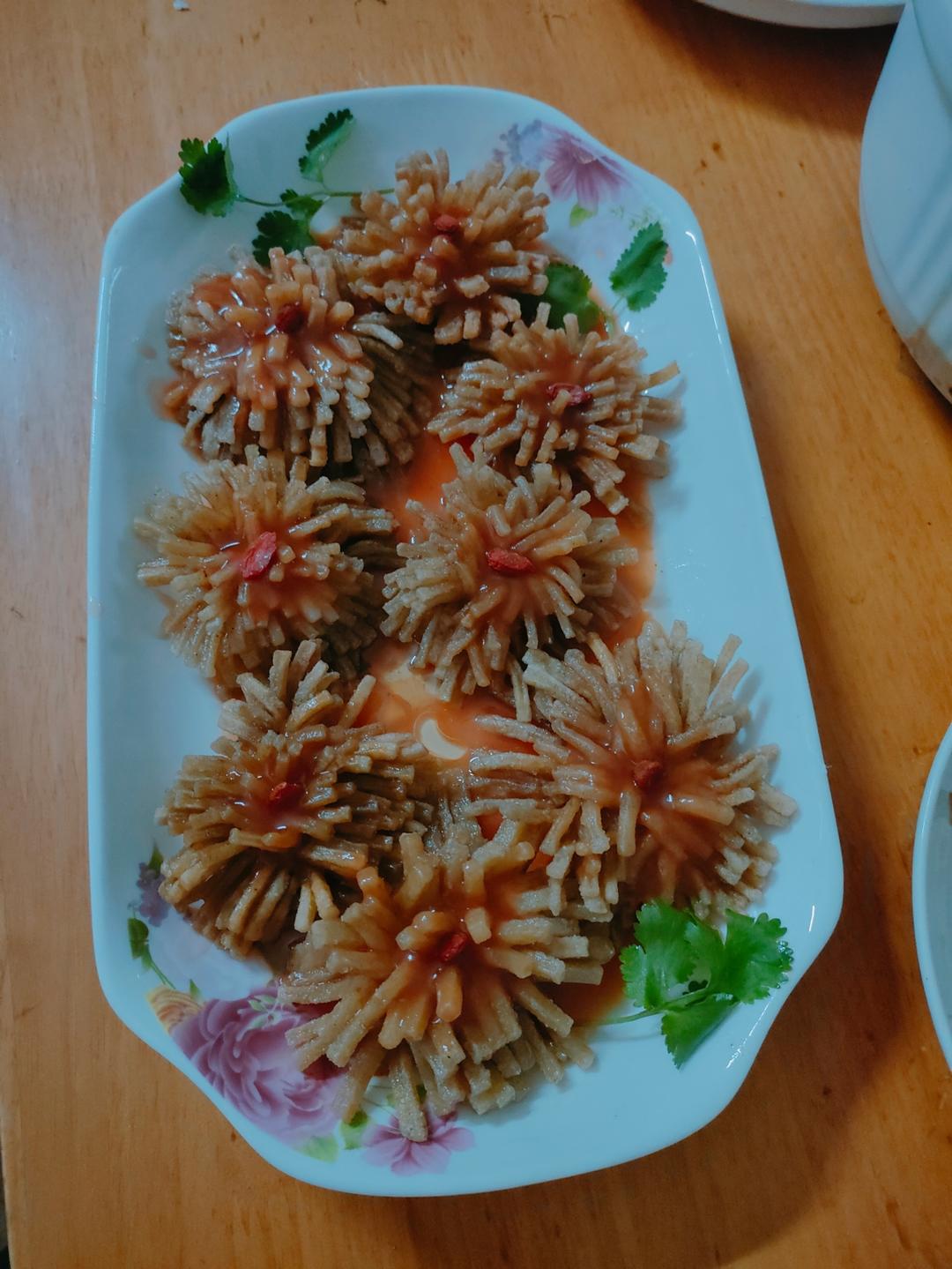 每年的年夜饭我都会做这道“花开富贵”寓意年年大富大贵，不但做法简单，而且还特别好吃，如果学会了过年你也露一手