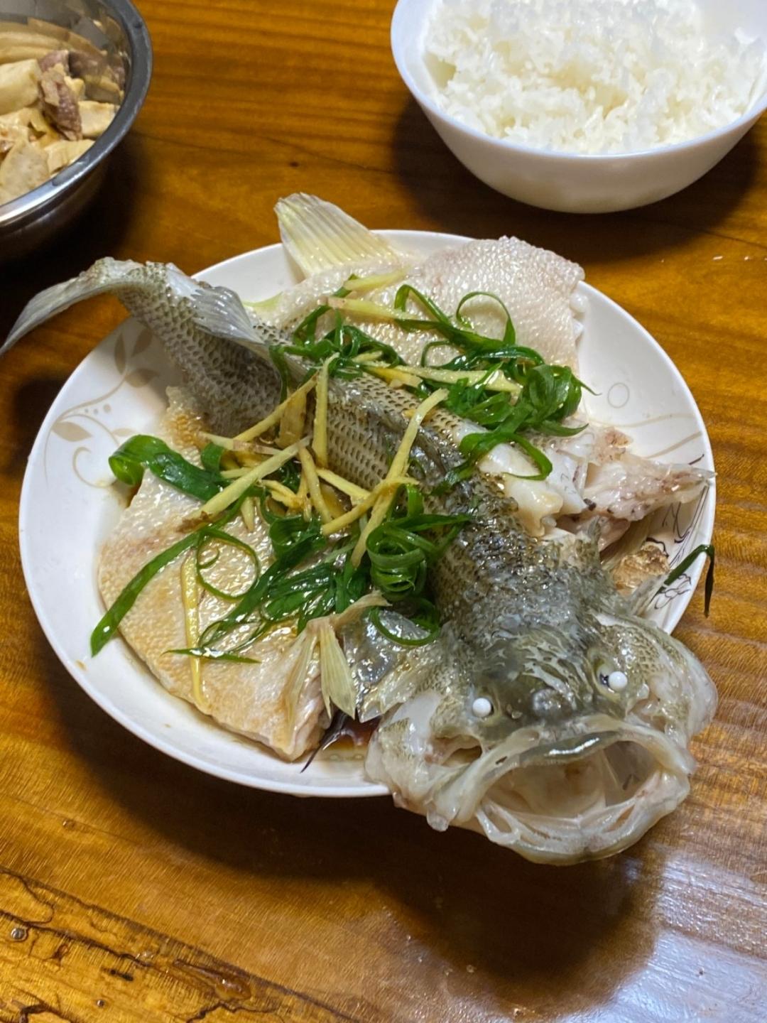 10分钟做 清蒸鲈鱼 （附切鱼图解）