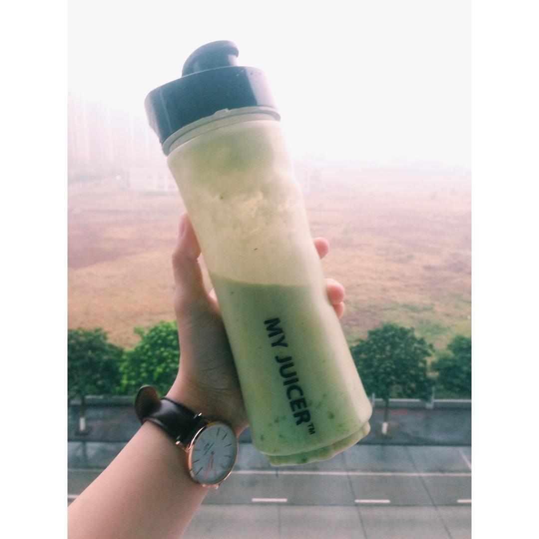 牛油果香蕉奶昔