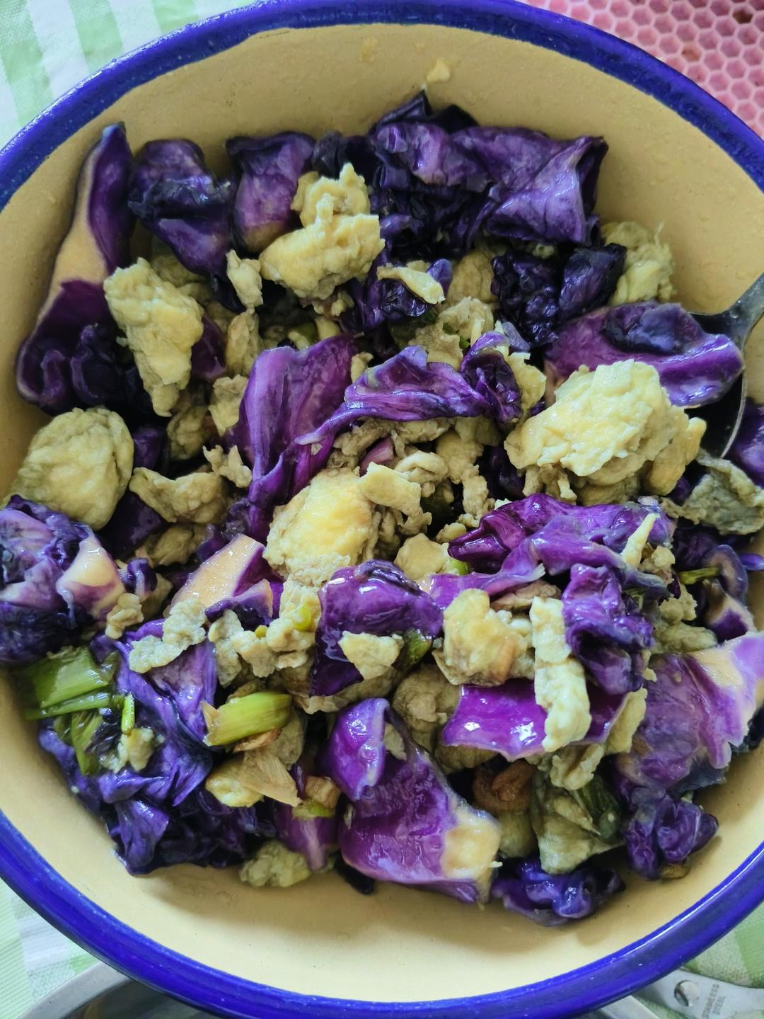 不变色的紫甘蓝炒鸡蛋