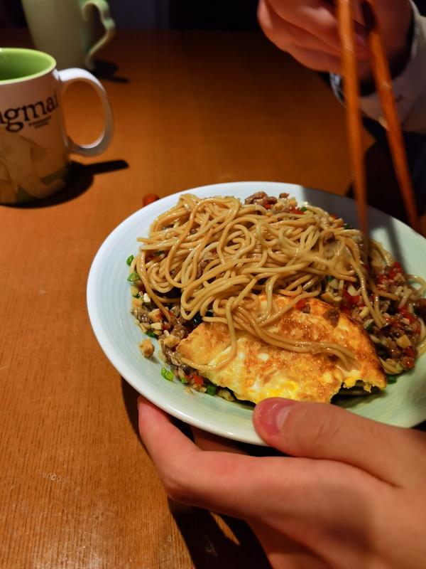 快手辣味蒜香小炒牛肉面