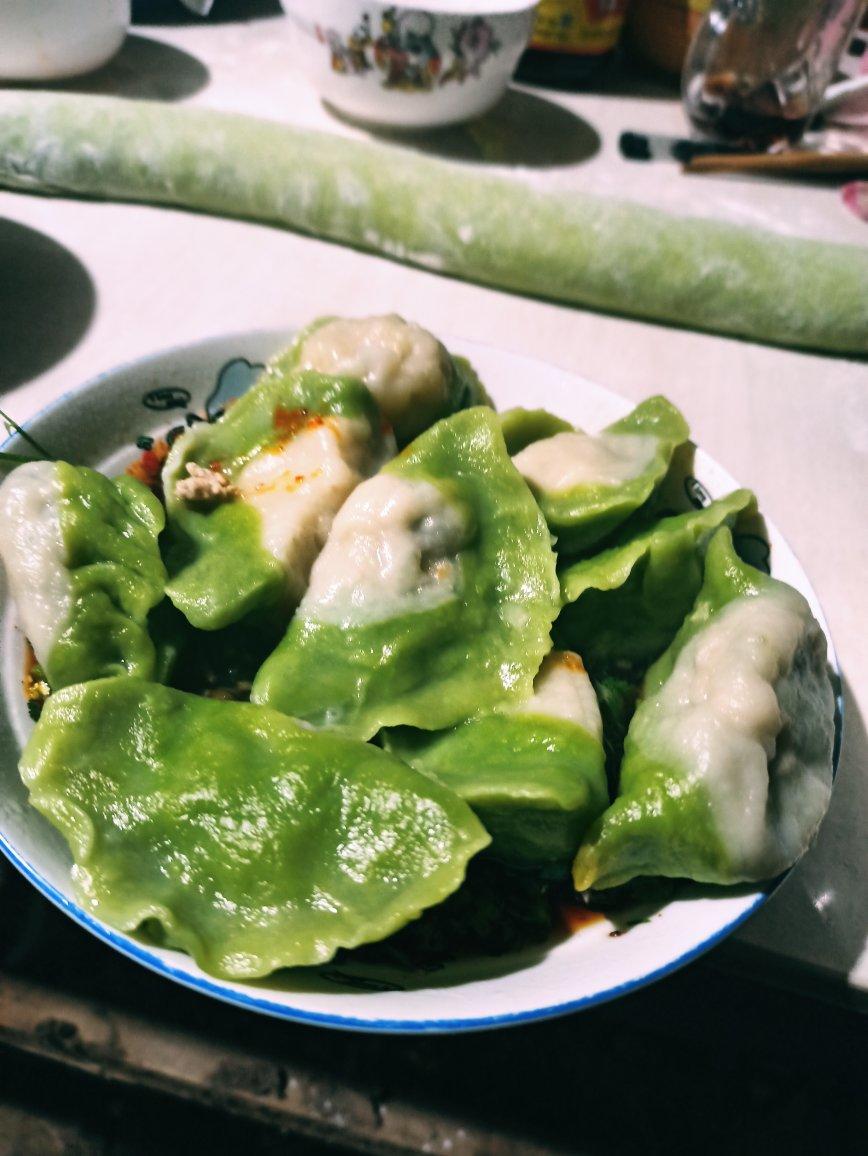 翡翠白玉白菜饺子详细版（附翡翠白玉白菜饺子包法，翡翠白玉饺子皮两种制法，面包机和面，翡翠白玉烧卖，各种馅料搭配）