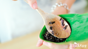 紫米小米藕粉粽 宝宝辅食天天学的做法 步骤8